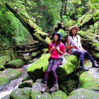 きれいな沢で休憩